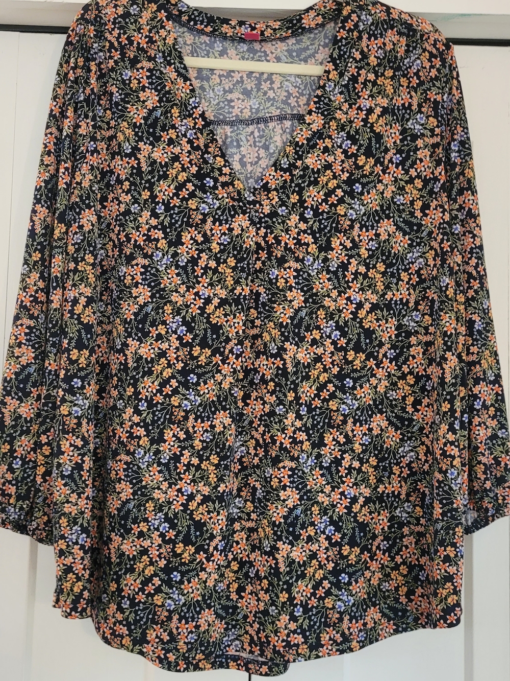 Vince Camuto Black Floral V-Neck Blouse